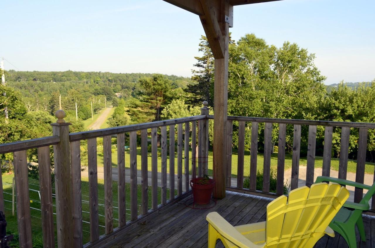 Still Point Lodge Deep Brook Exterior photo